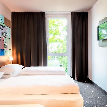 B&B Hotel Stuttgart-Neckarhafen Extérieur photo